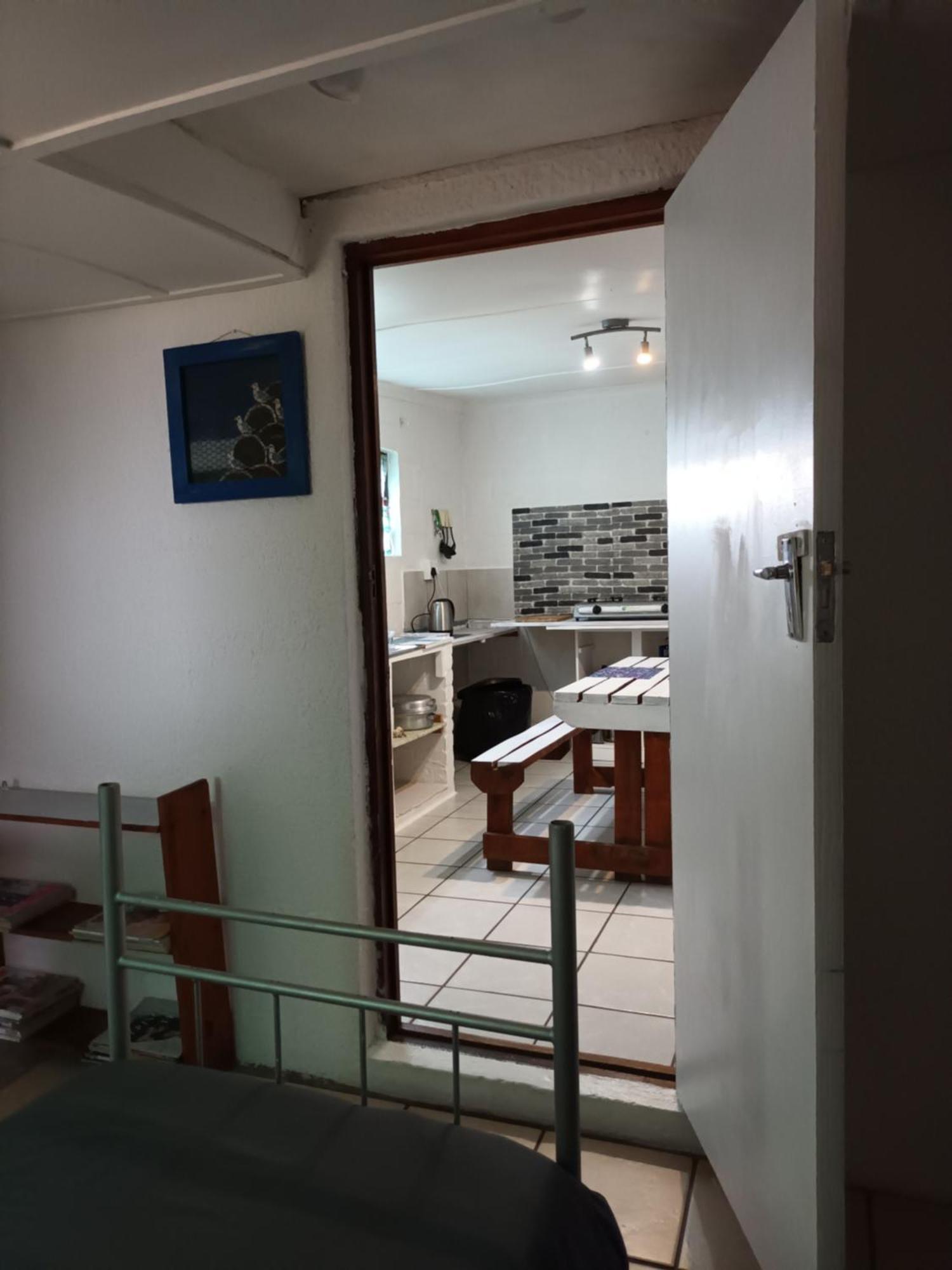 40 On Main Self Catering Apartment Херманус Стая снимка